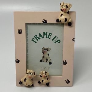 Frame Up Blush Pink Photo Frame with Three Little Resin Pigs 3.5" by 5" Photos